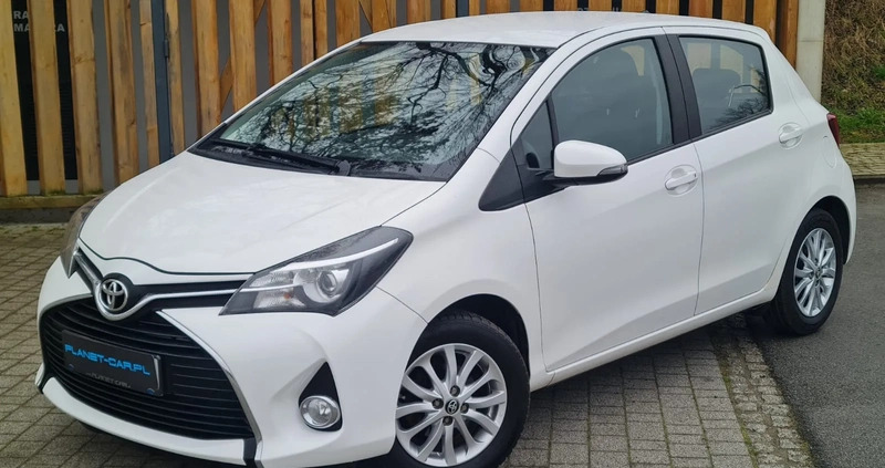 Toyota Yaris cena 38900 przebieg: 98000, rok produkcji 2015 z Jedlina-Zdrój małe 781